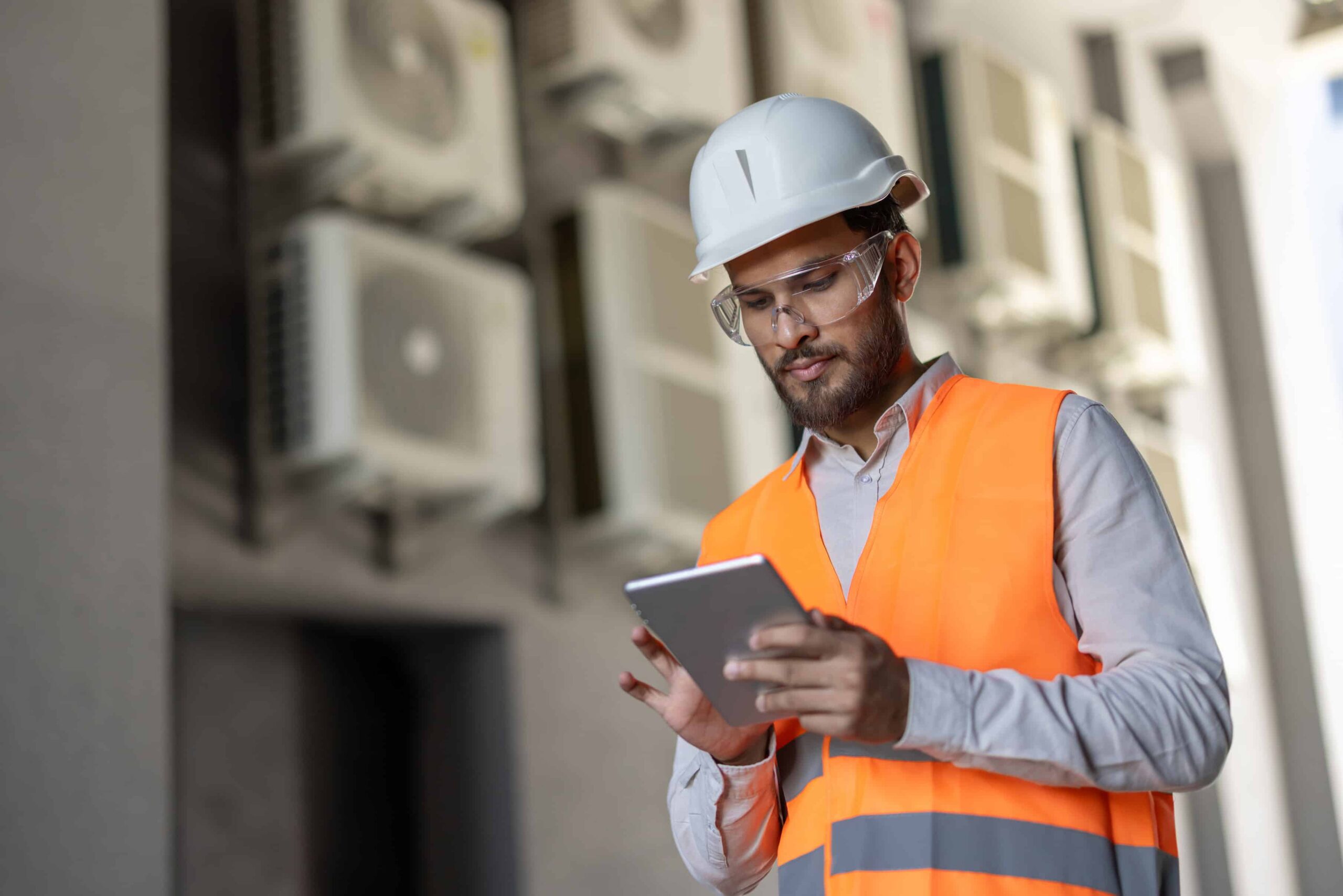Why Your HVAC Technicians Need a Mobile Field Service App in 2025