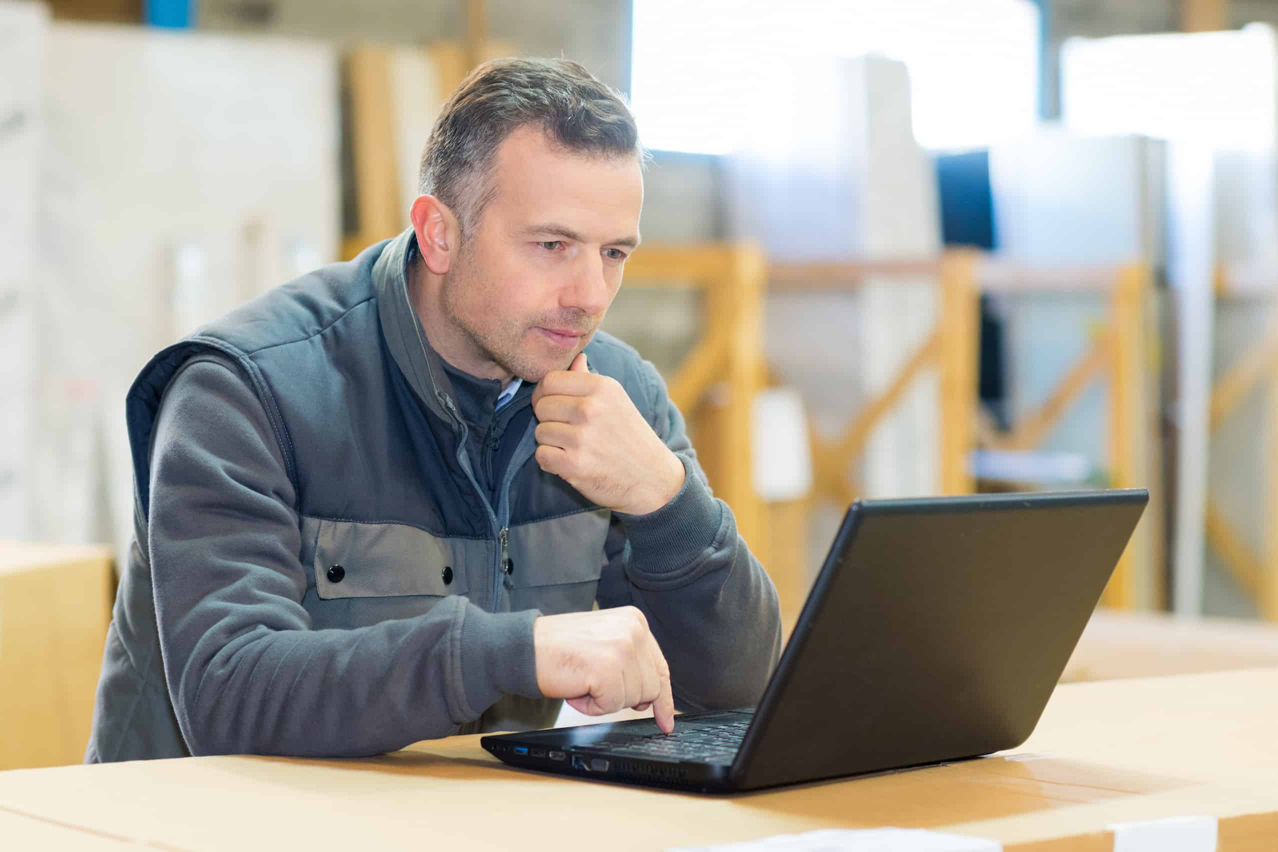 End Disconnected Construction Scheduling: Seamlessly Sync HubSpot Tickets with Field Service Tasks