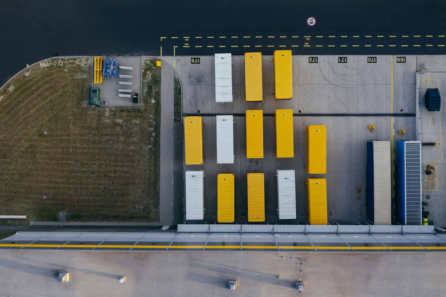 The Ultimate Guide to Dock Appointment Scheduling for Carriers & Shippers